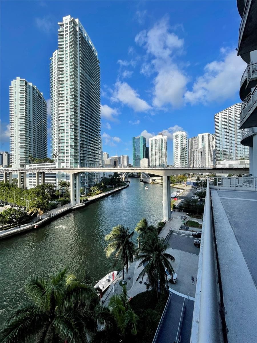 690 SW 1st Ct # 3115, Miami FL 33130 — 35
