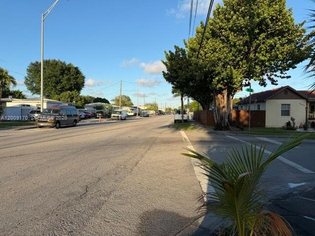 890 E 52nd St, Hialeah FL 33013 — 3
