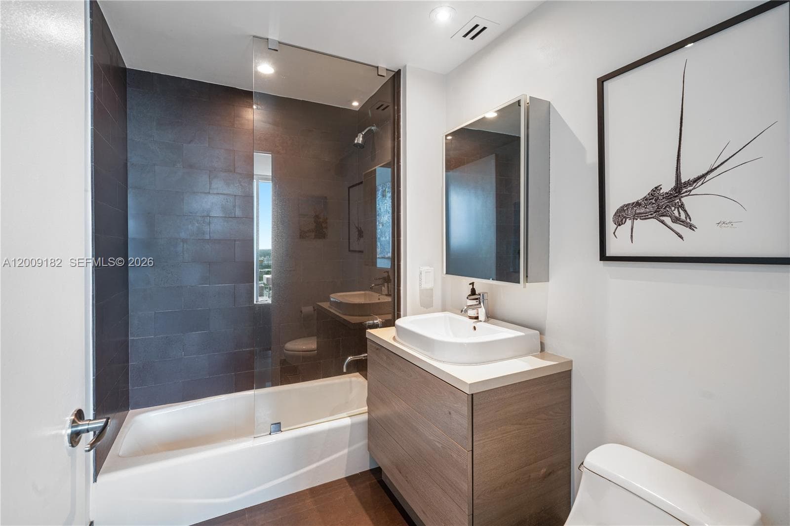 1040 Biscayne Blvd # 3607, Miami FL 33132 — 16