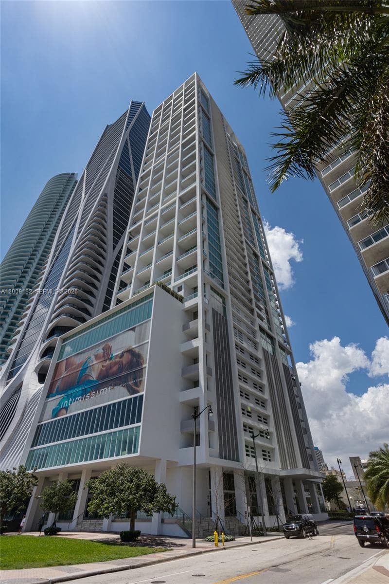1040 Biscayne Blvd # 3607, Miami FL 33132 — 34