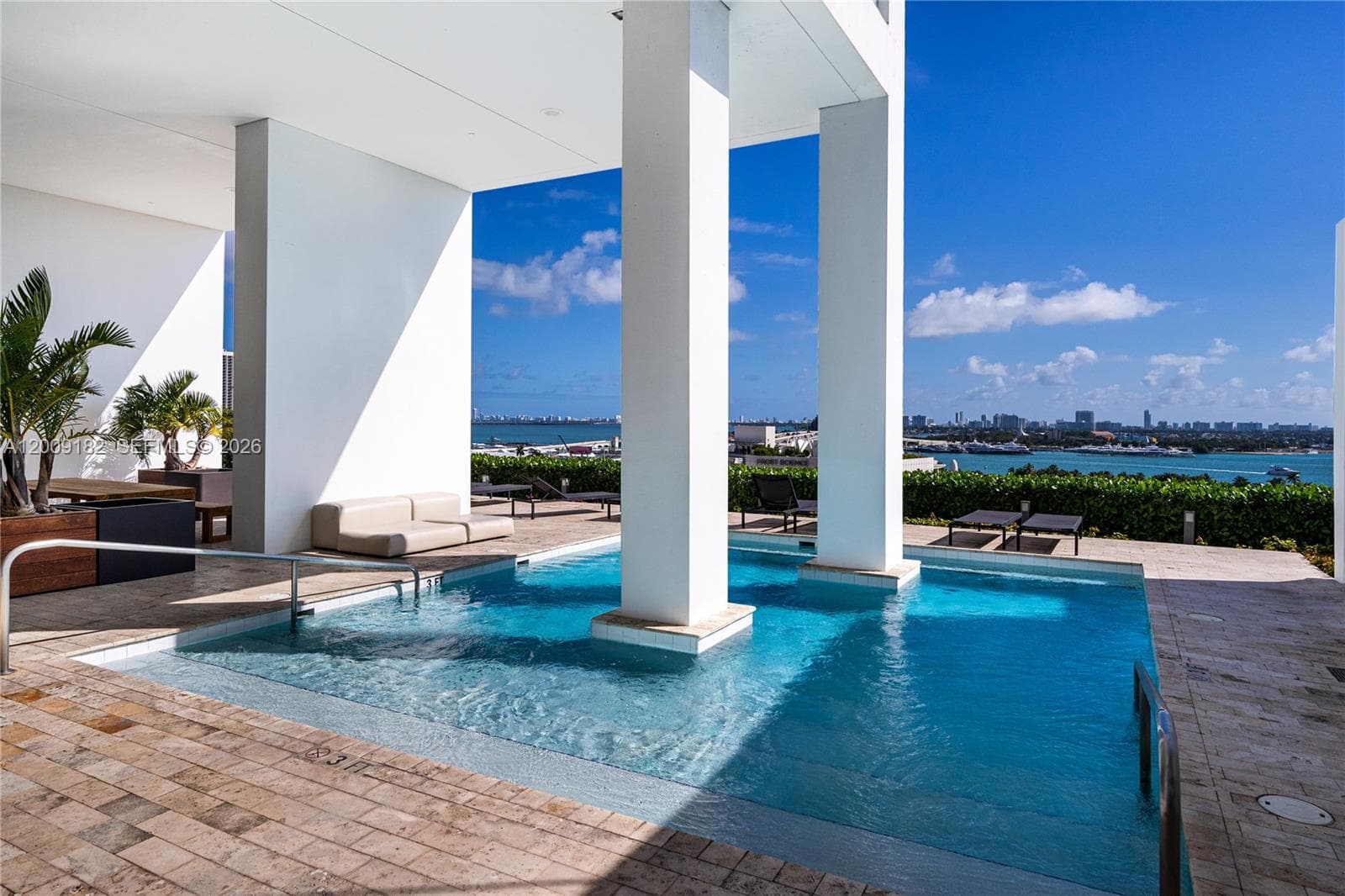 1040 Biscayne Blvd # 3607, Miami FL 33132 — 31