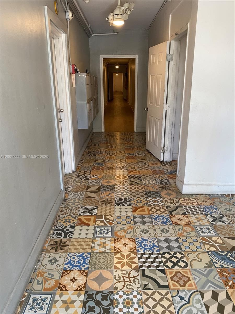 1615 Pennsylvania Ave # 9, Miami Beach FL 33139 — 16