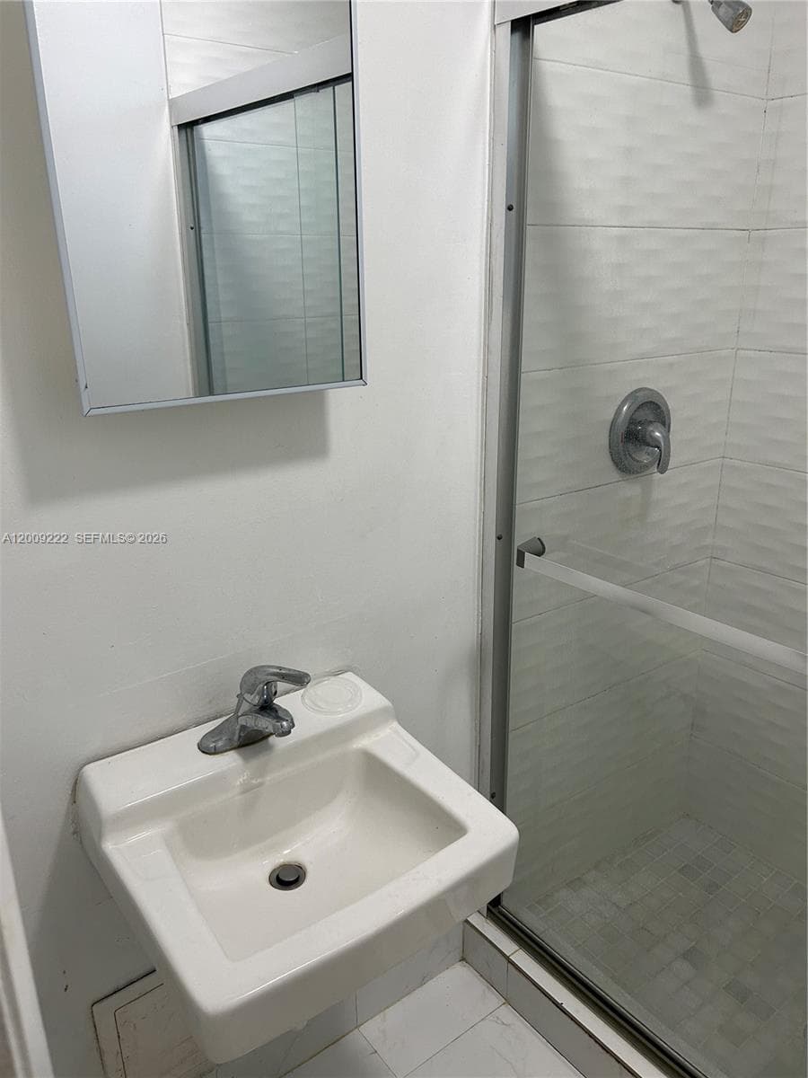 1615 Pennsylvania Ave # 9, Miami Beach FL 33139 — 15
