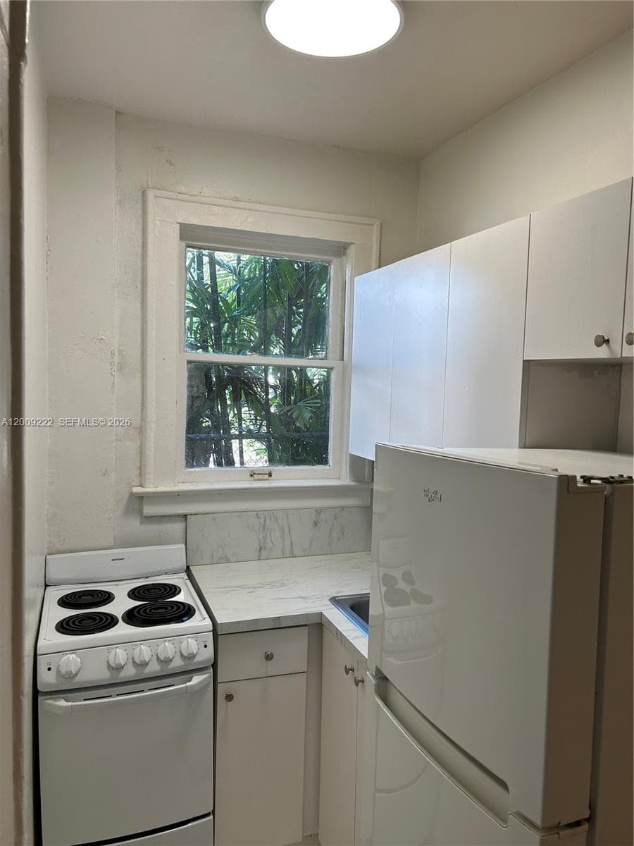1615 Pennsylvania Ave # 9, Miami Beach FL 33139 — 11