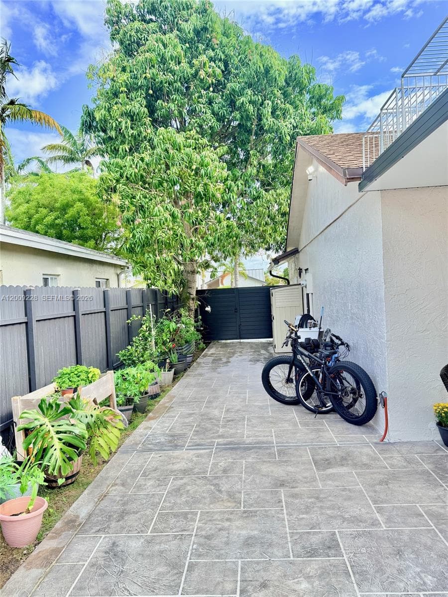 11216 SW 166th Ter, Miami FL 33157 — 18