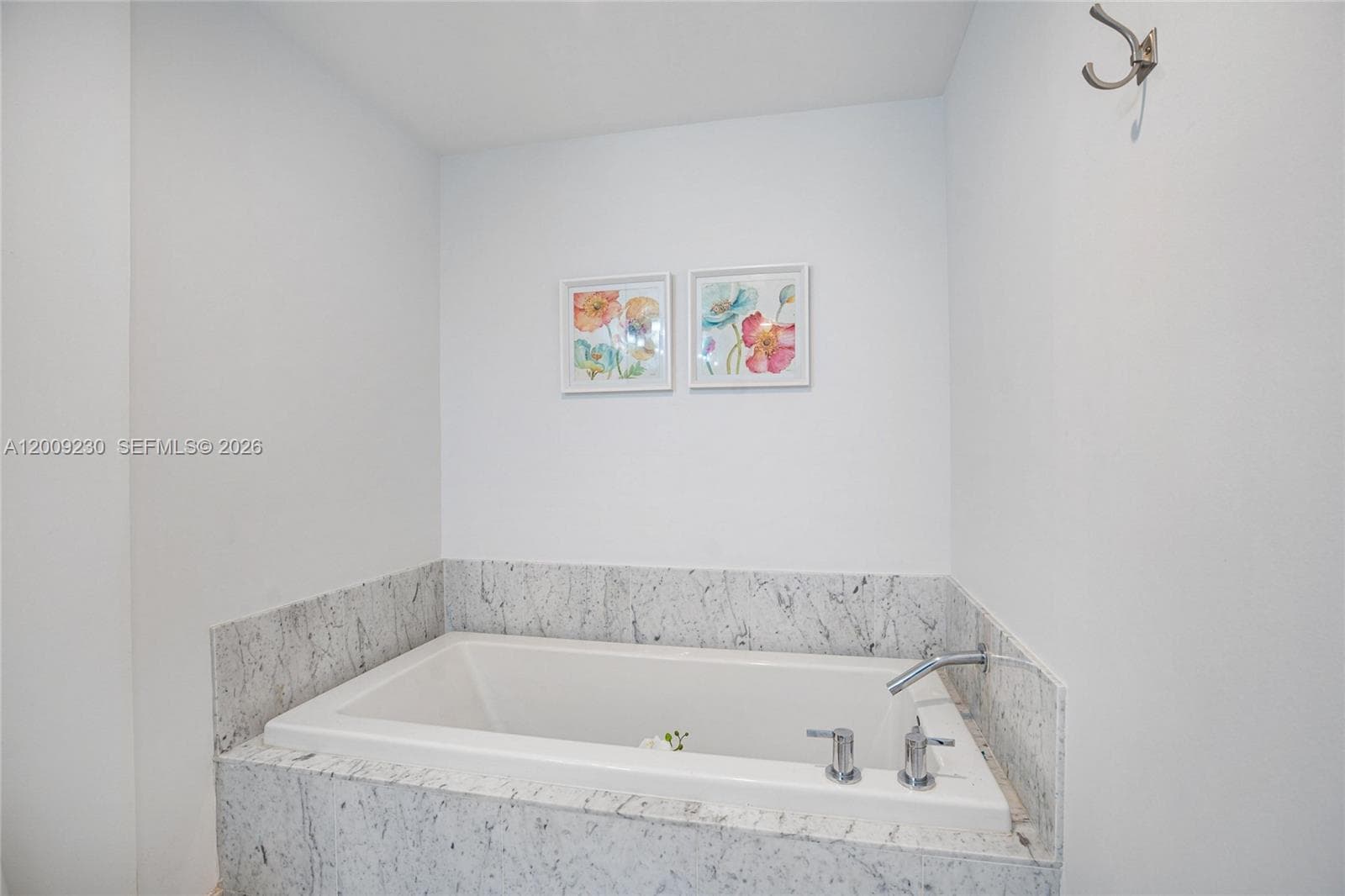253 NE 2nd St # 3104, Miami FL 33132 — 10