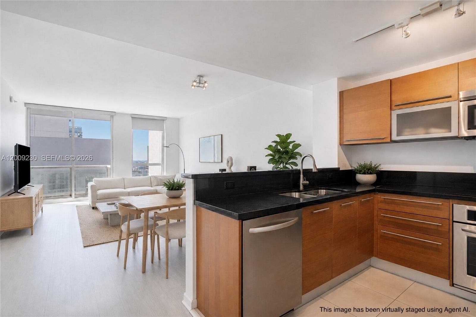 253 NE 2nd St # 3104, Miami FL 33132 — 4