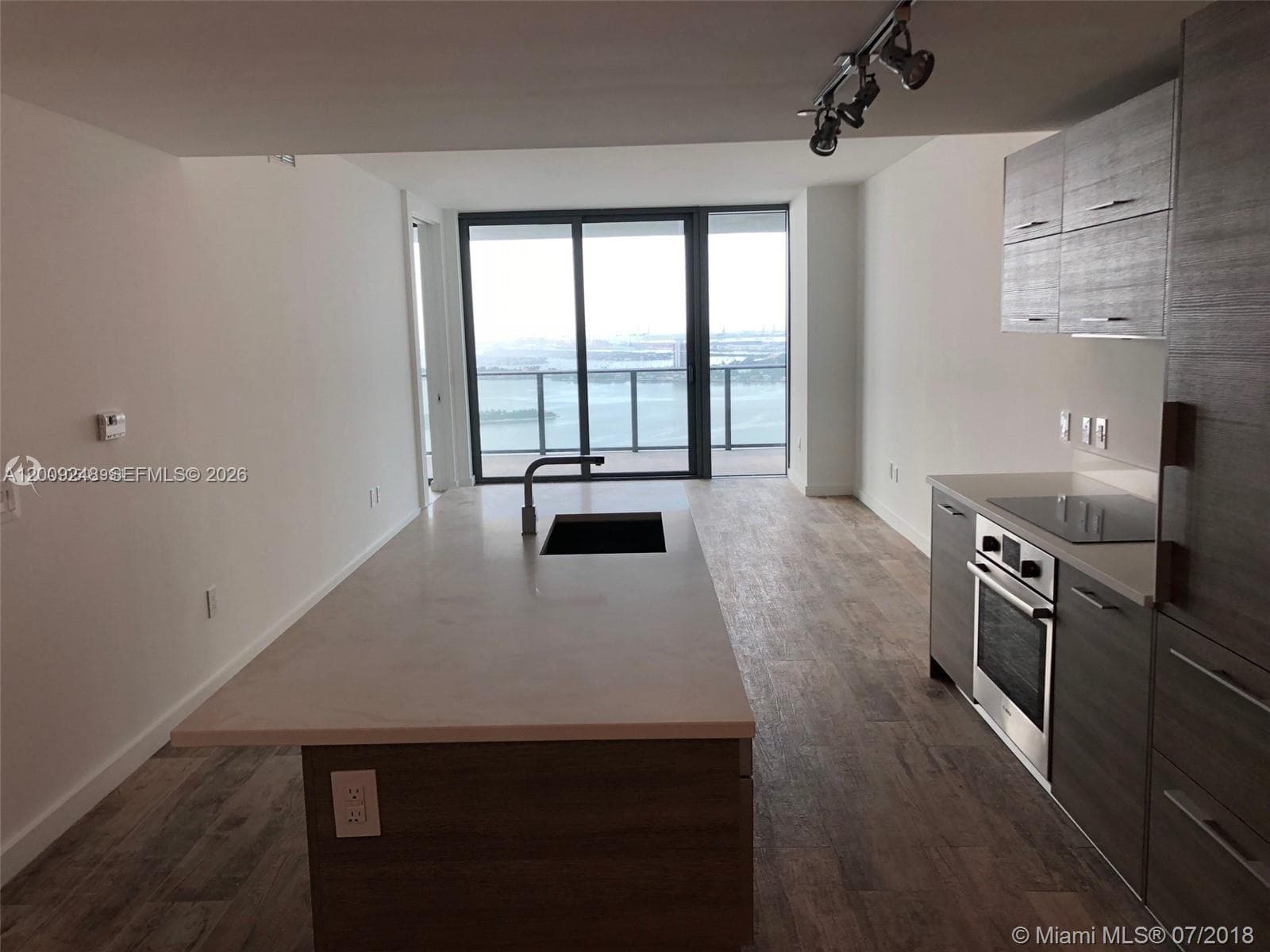 650 NE 32nd St # 4005, Miami FL 33137 — 1