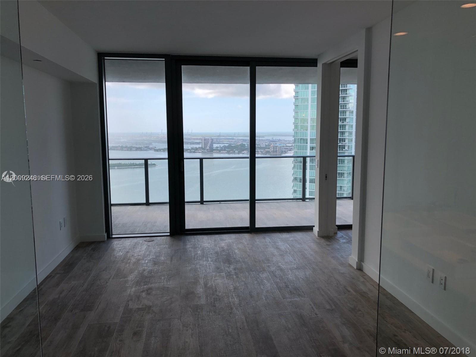 650 NE 32nd St # 4005, Miami FL 33137 — 5