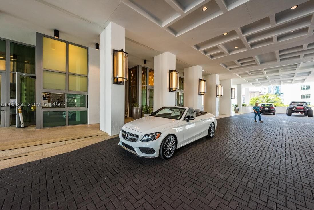 2900 NE 7 AVE # 2607, Miami FL 33137 — 27