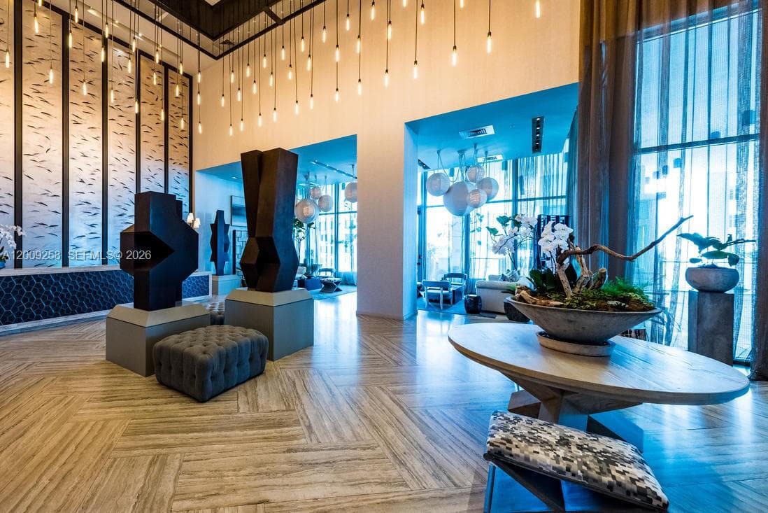 2900 NE 7 AVE # 2607, Miami FL 33137 — 28