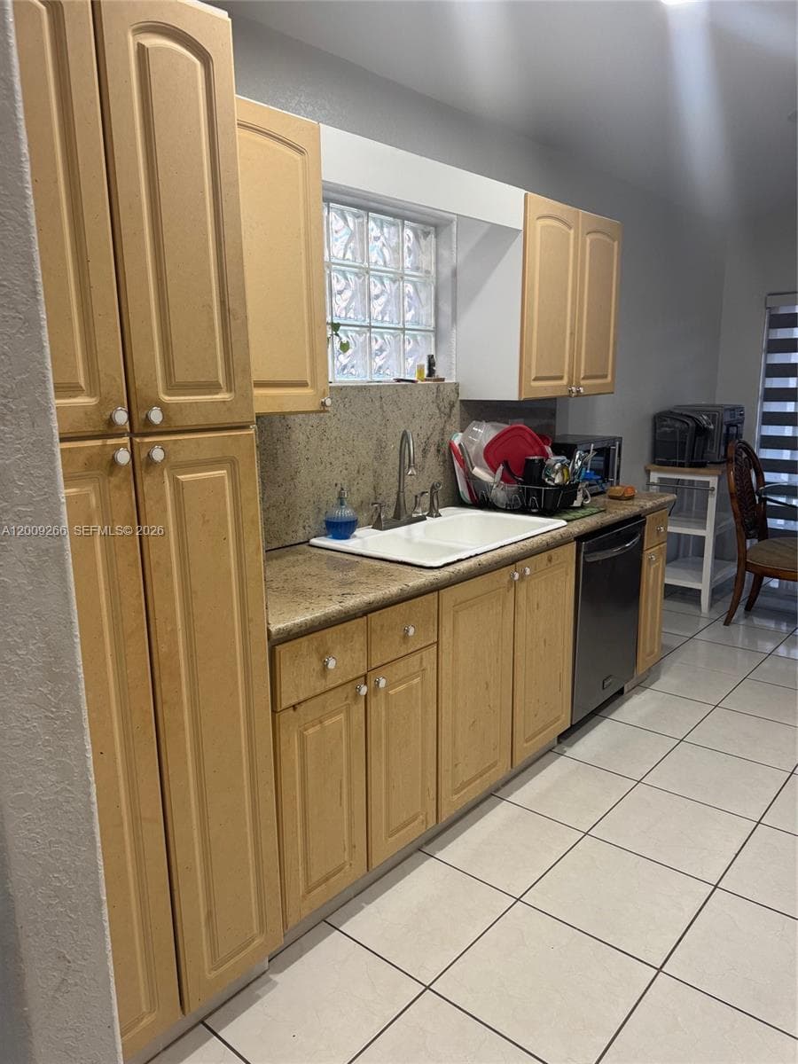 8748 NW 143rd Ter, Miami Lakes FL 33018 — 13
