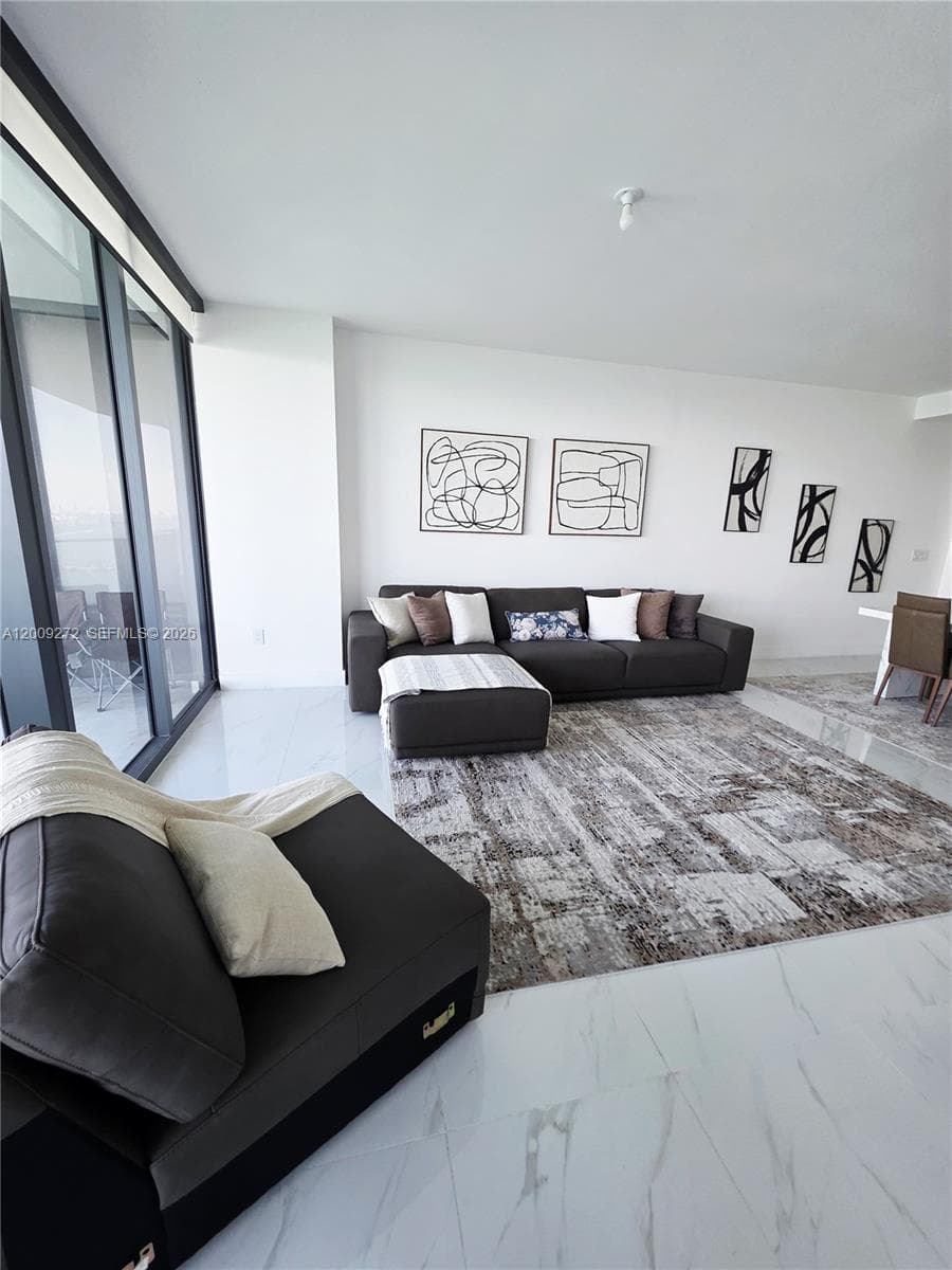 700 NE 24 St # 3903, Miami FL 33137 — 10