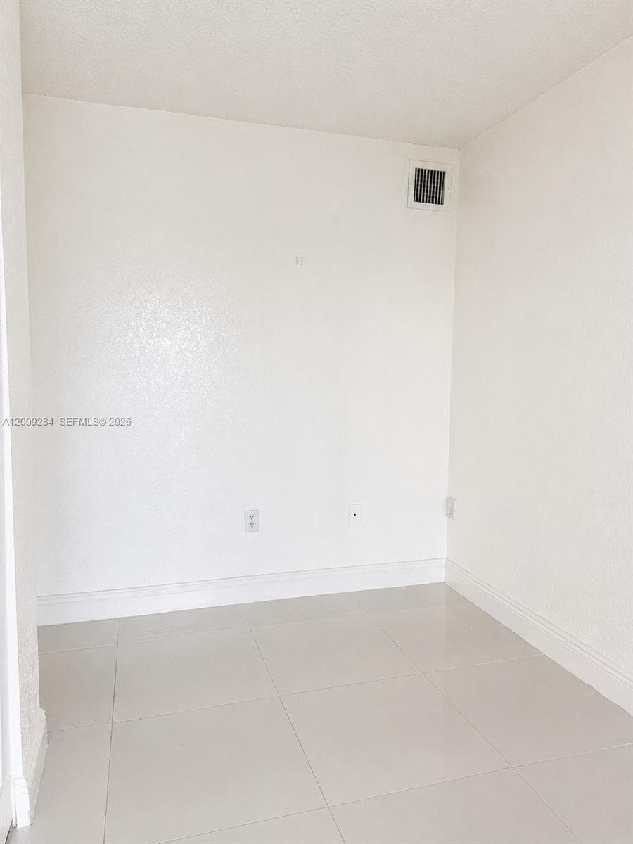 1300 W 47th Pl # 218A, Hialeah FL 33012 — 16