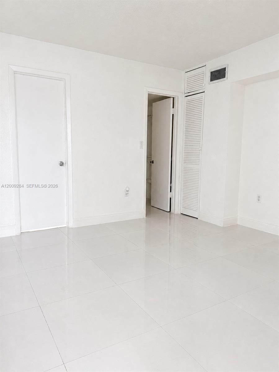 1300 W 47th Pl # 218A, Hialeah FL 33012 — 12