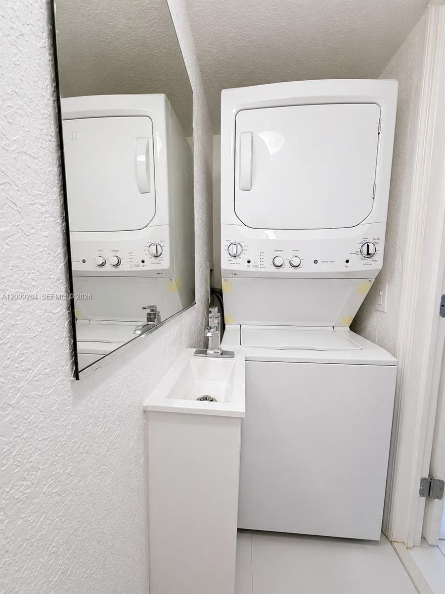 1300 W 47th Pl # 218A, Hialeah FL 33012 — 10