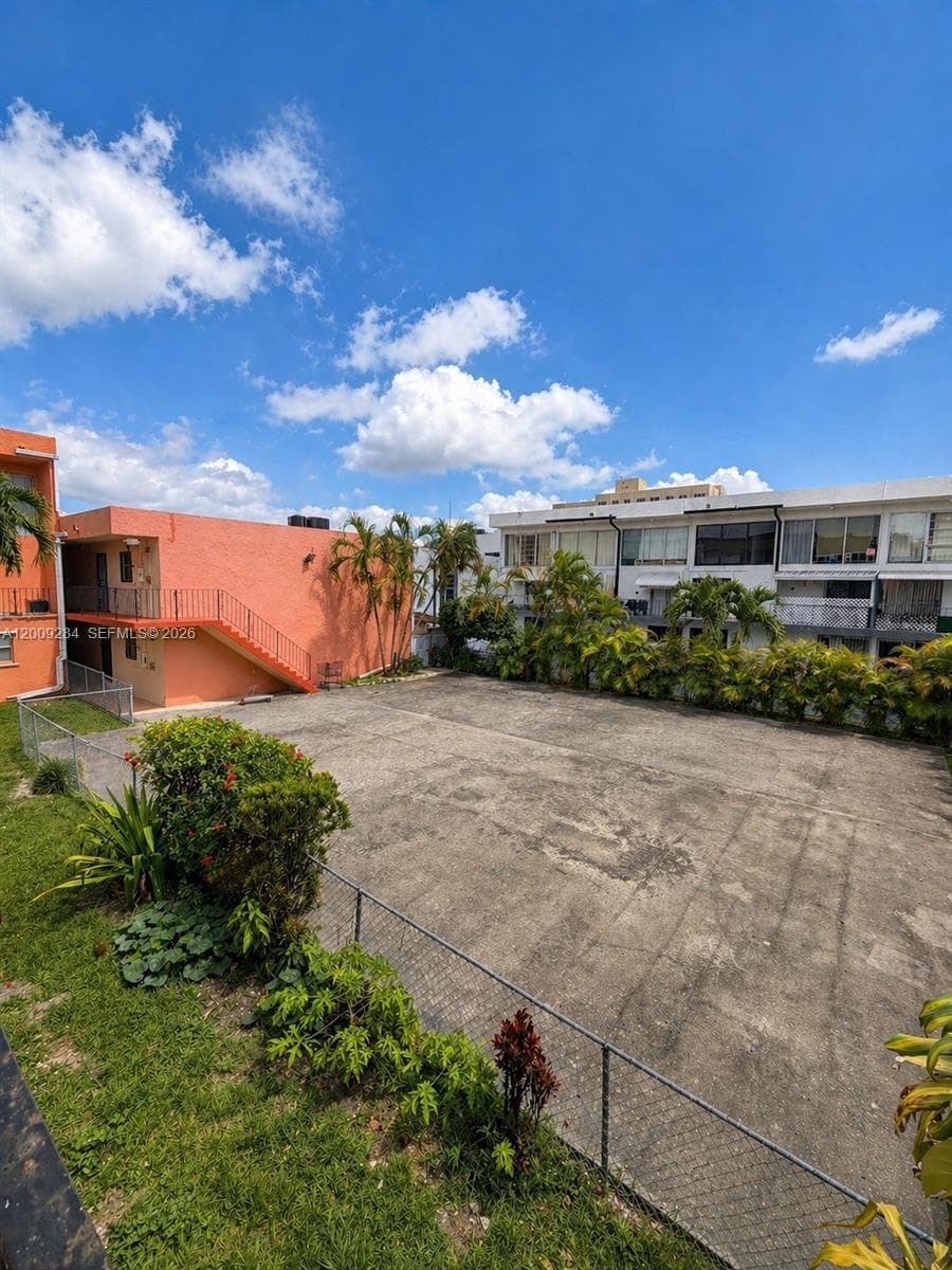 1300 W 47th Pl # 218A, Hialeah FL 33012 — 18