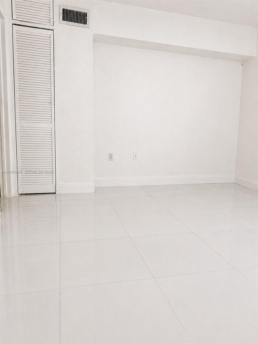 1300 W 47th Pl # 218A, Hialeah FL 33012 — 11