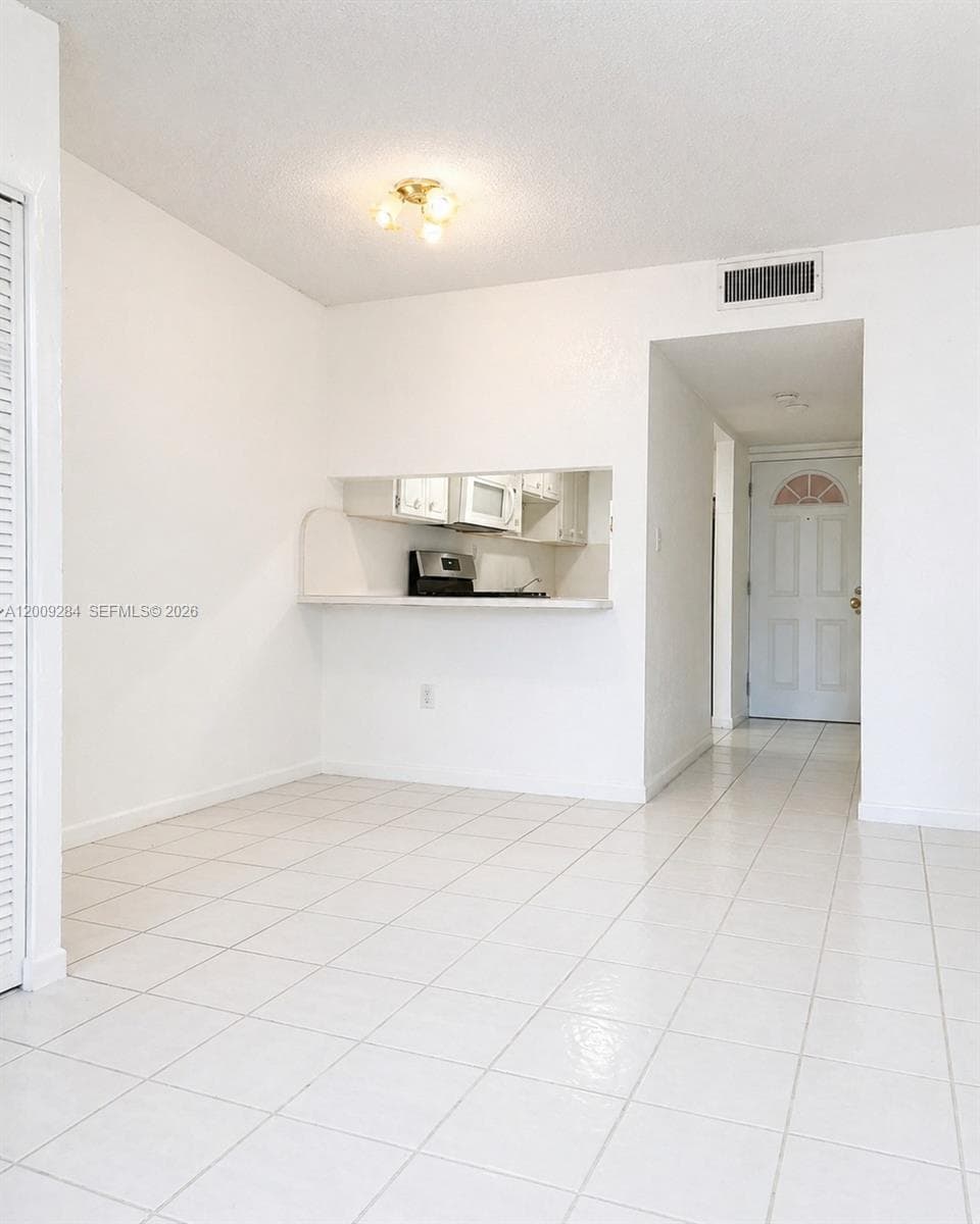 1300 W 47th Pl # 218A, Hialeah FL 33012 — 4