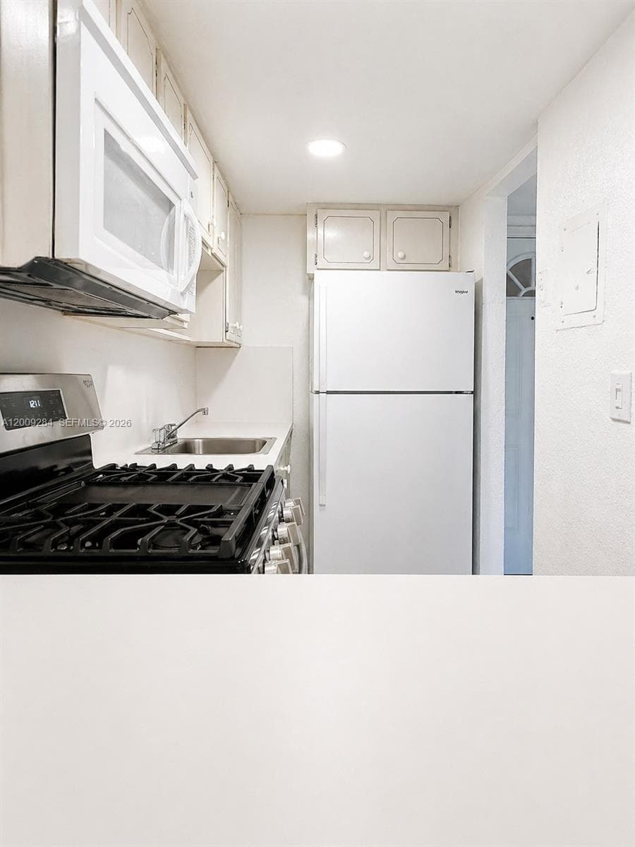 1300 W 47th Pl # 218A, Hialeah FL 33012 — 8