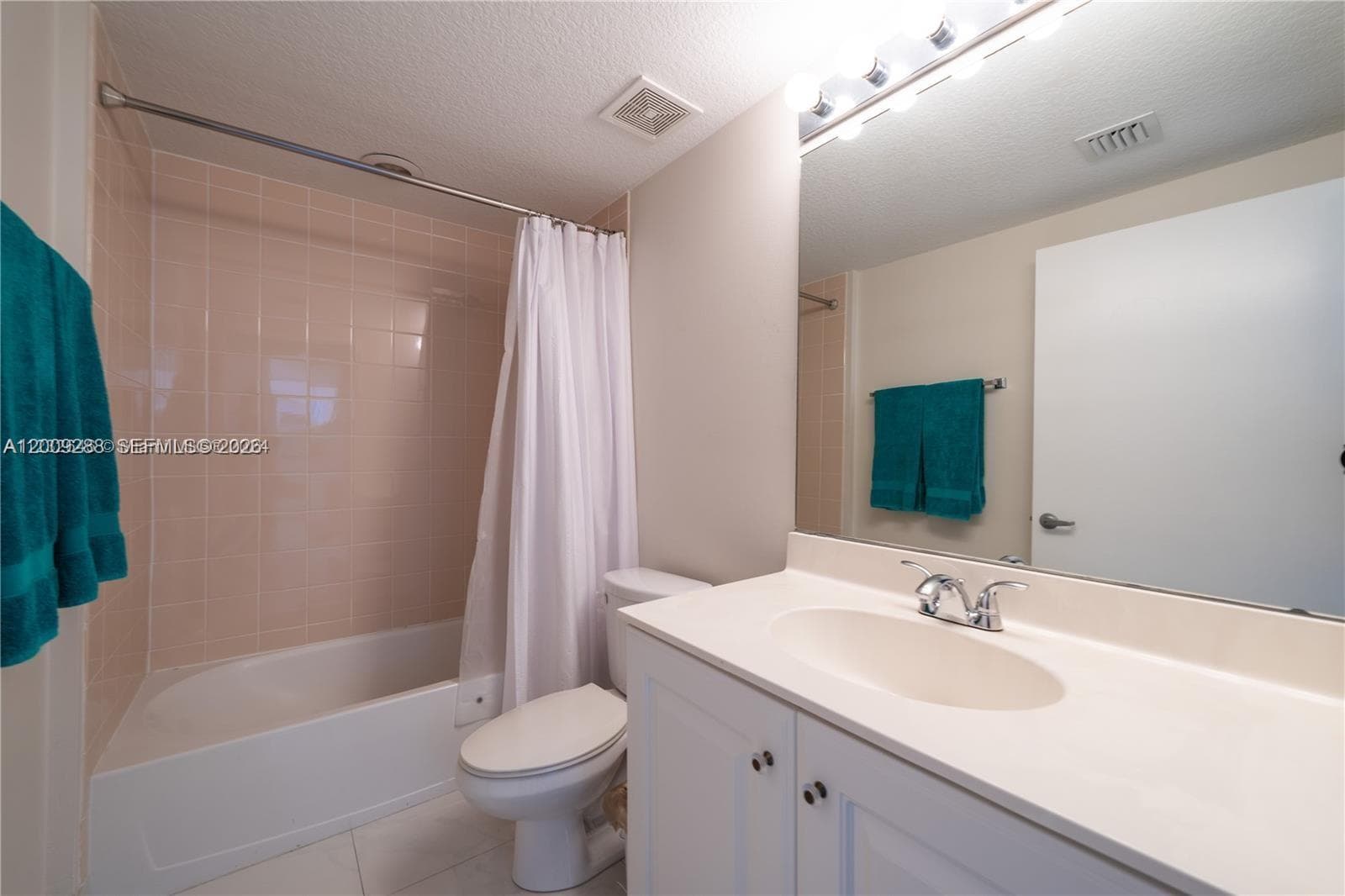 18100 N Bay Rd # 504, Sunny Isles Beach FL 33160 — 17