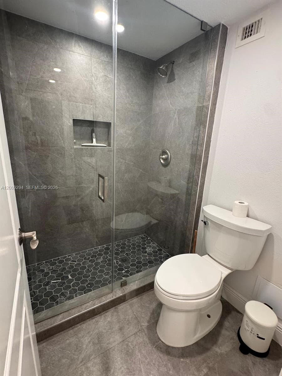 2301 Collins Ave # 427, Miami Beach FL 33139 — 17