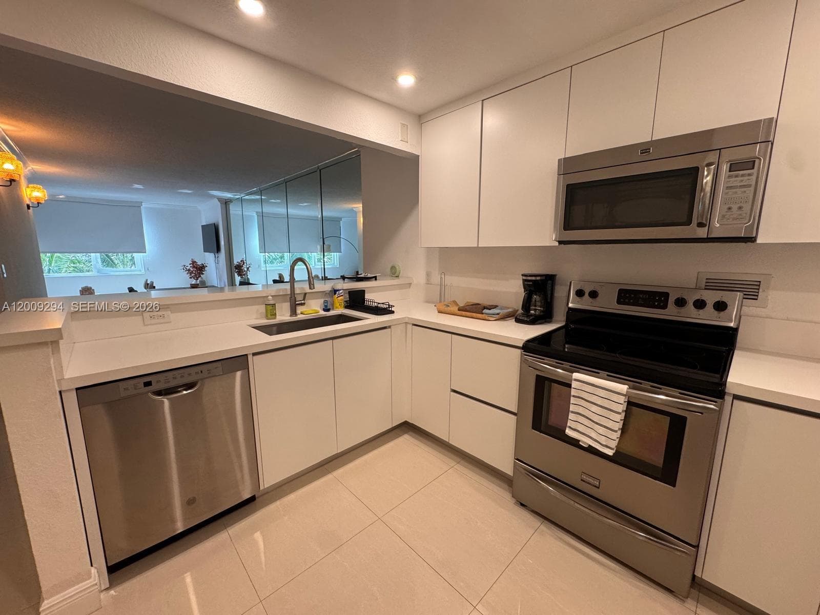 2301 Collins Ave # 427, Miami Beach FL 33139 — 3