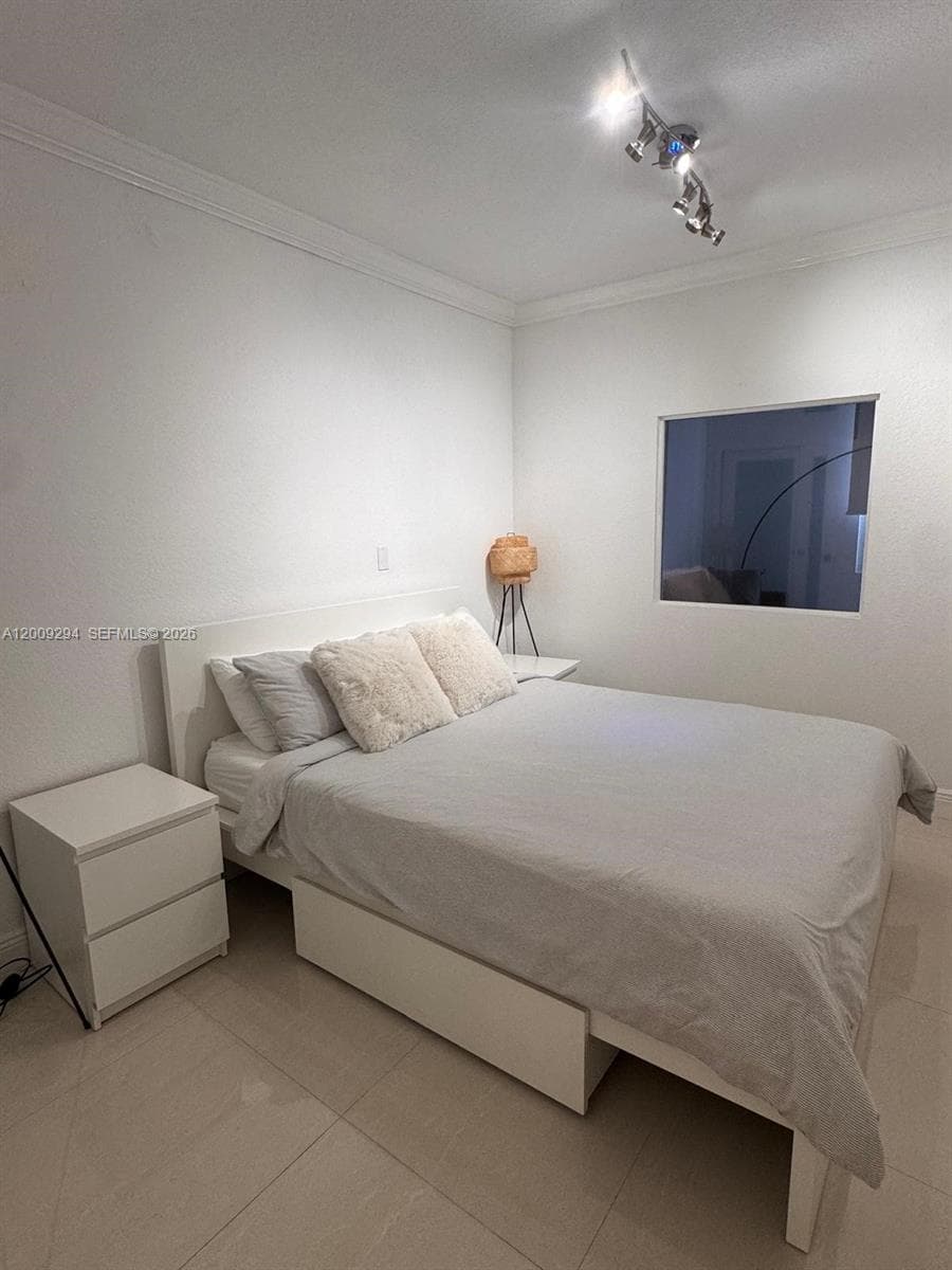 2301 Collins Ave # 427, Miami Beach FL 33139 — 5