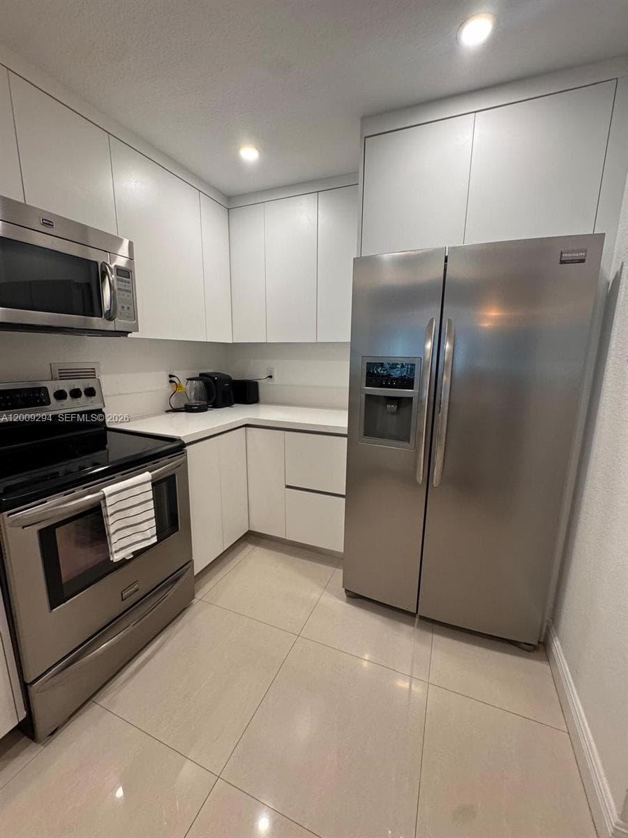 2301 Collins Ave # 427, Miami Beach FL 33139 — 4