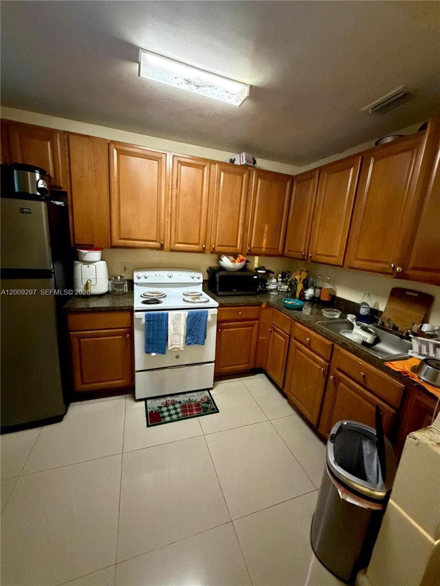 6741 NW 6th Ct, Miami FL 33150 — 14