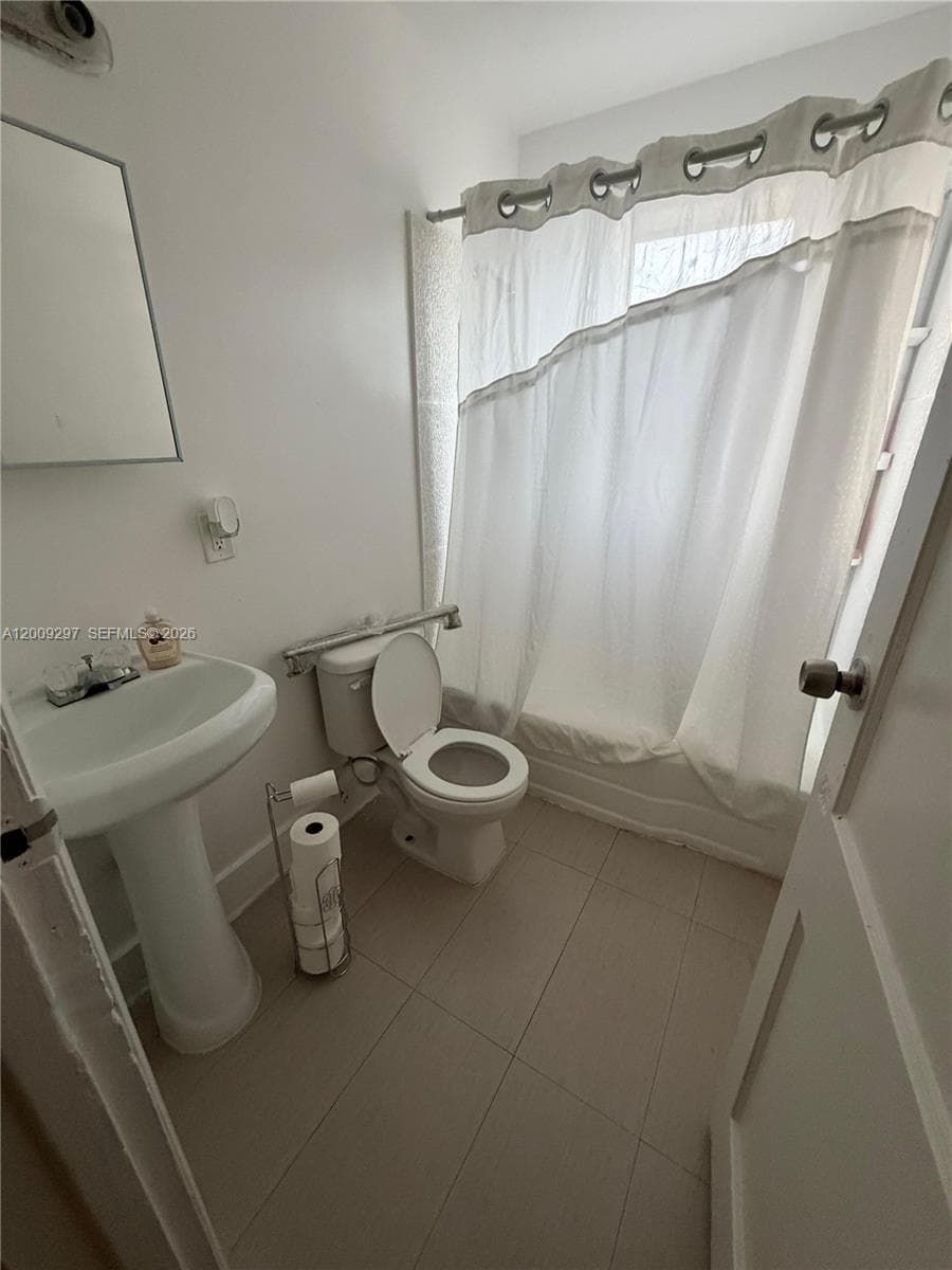 6741 NW 6th Ct, Miami FL 33150 — 11