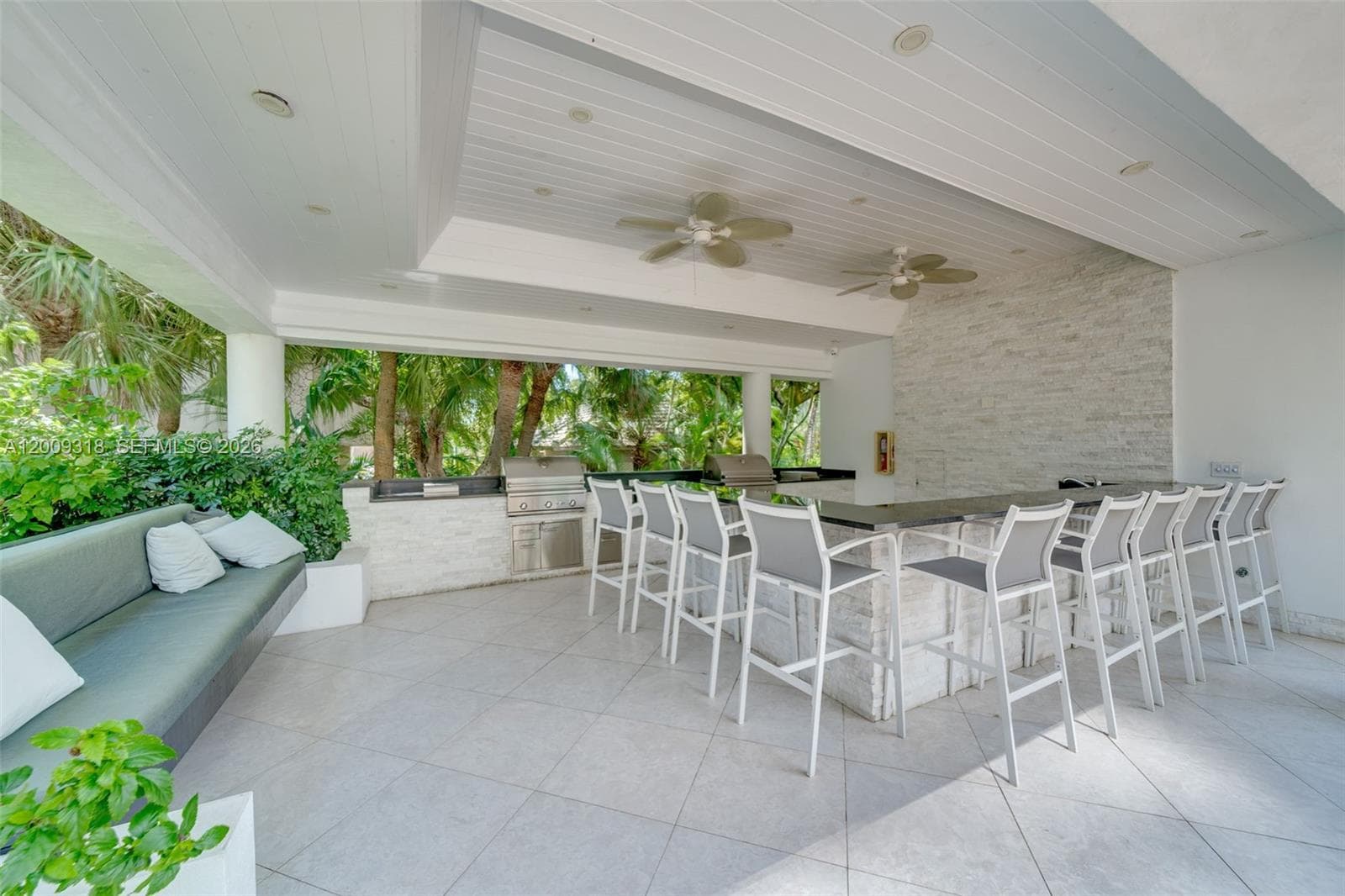 780 NE 69th St # N808, Miami FL 33138 — 33