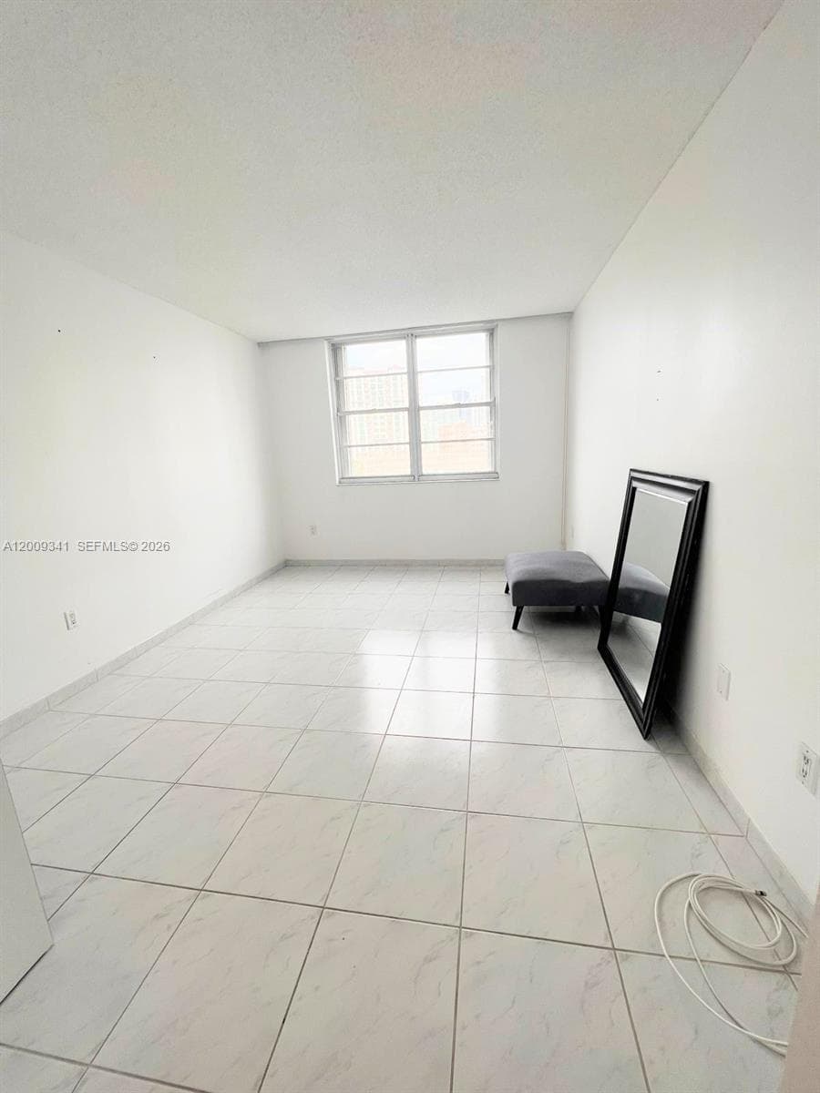 300 Bayview Dr # 915, Sunny Isles Beach FL 33160 — 24