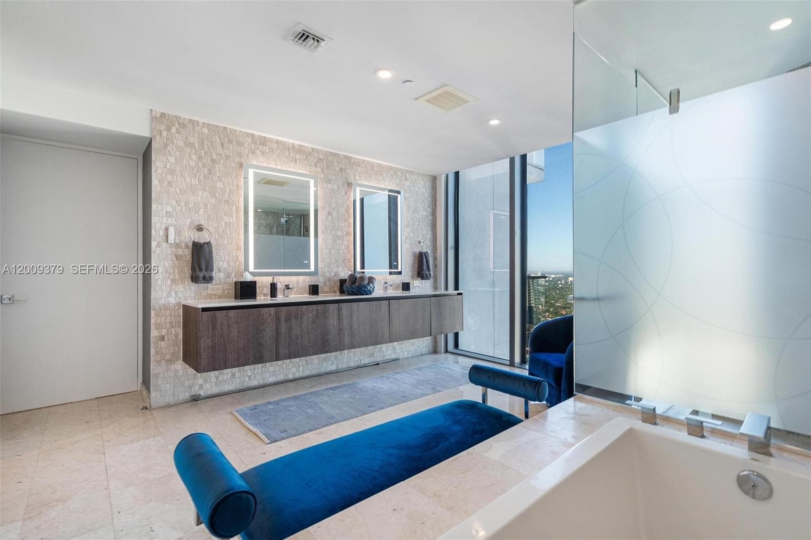 88 SW 7th St # 3801, Miami FL 33130 — 41