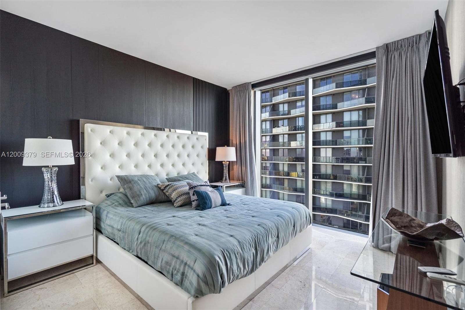 88 SW 7th St # 3801, Miami FL 33130 — 18