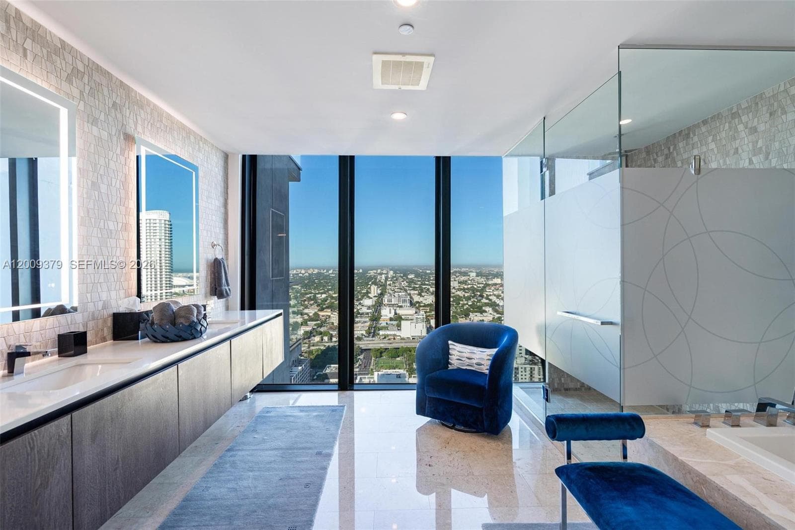 88 SW 7th St # 3801, Miami FL 33130 — 39