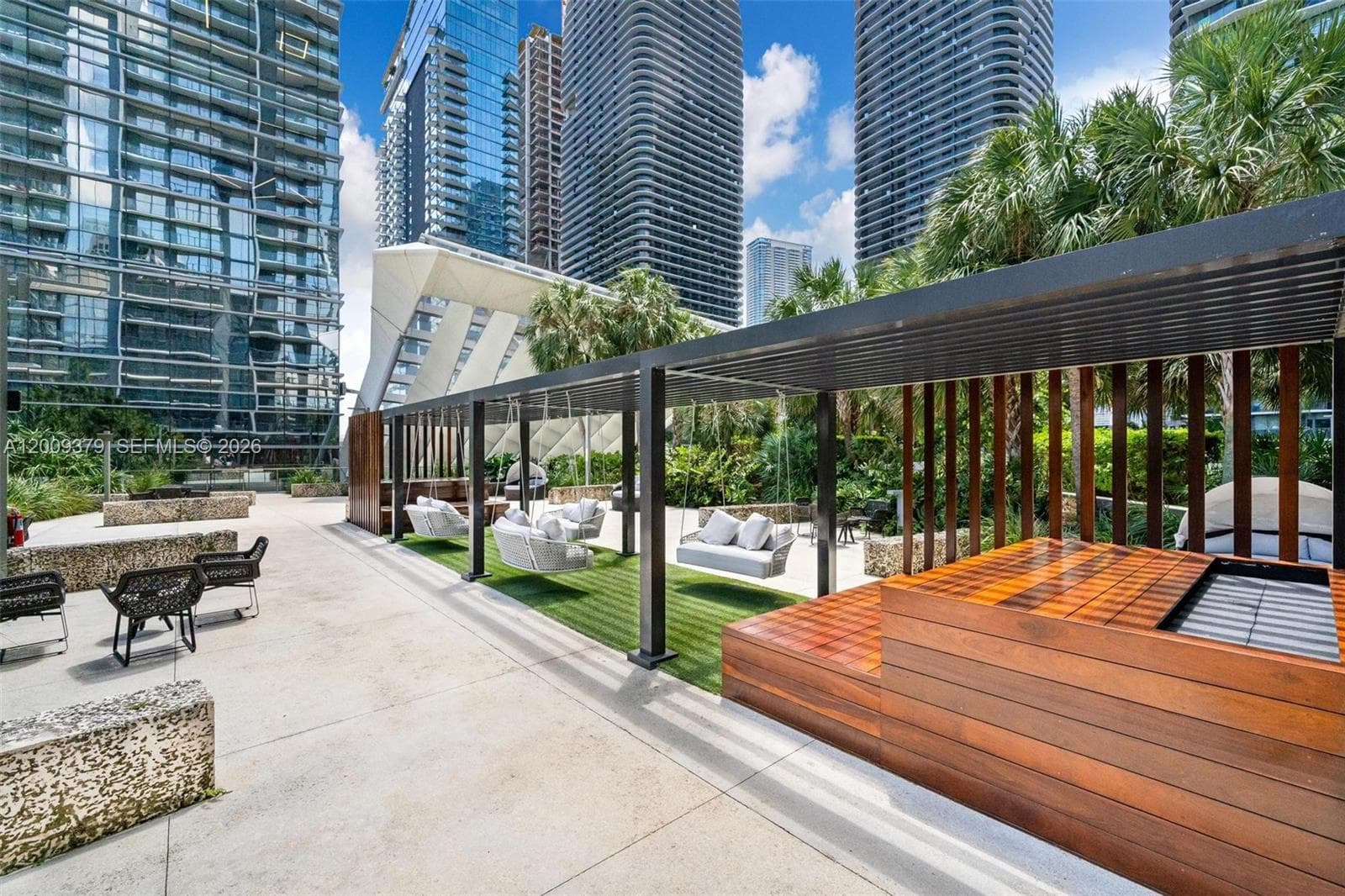 88 SW 7th St # 3801, Miami FL 33130 — 85