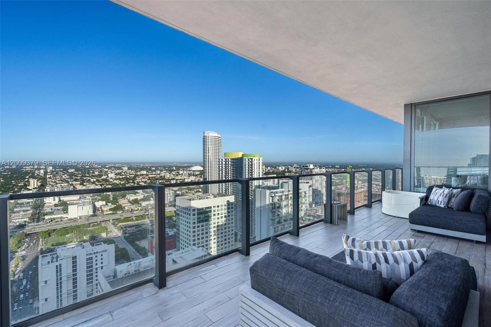 88 SW 7th St # 3801, Miami FL 33130 — 25