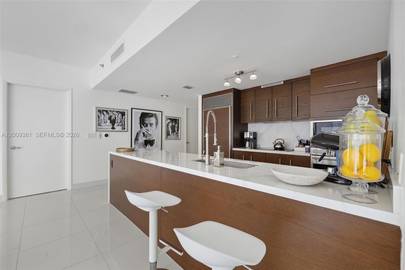 465 Brickell Ave # 701, Miami FL 33131 — 6