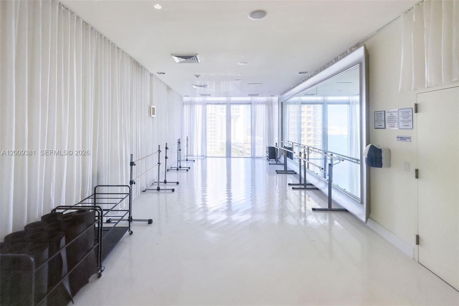 465 Brickell Ave # 701, Miami FL 33131 — 52