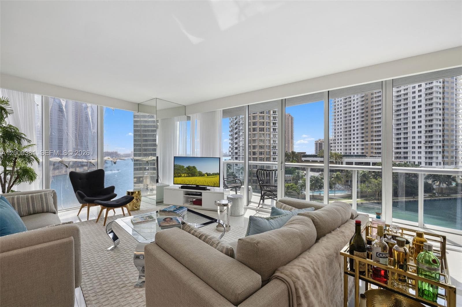 465 Brickell Ave # 701, Miami FL 33131 — 1