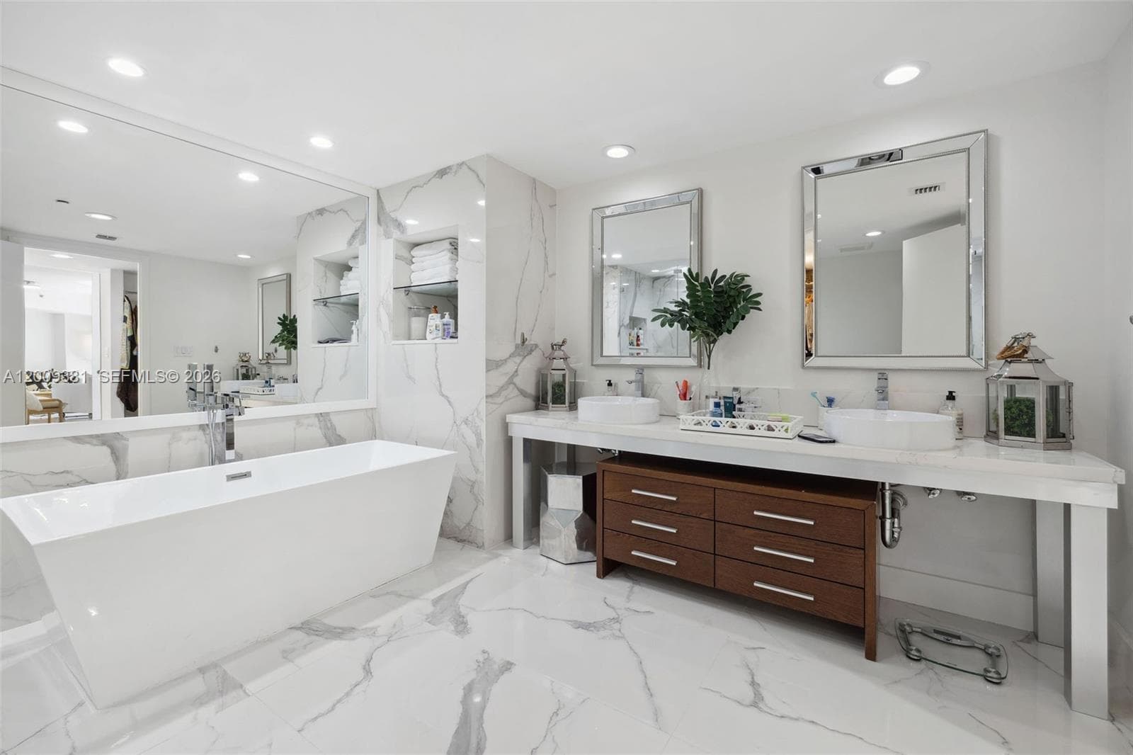 465 Brickell Ave # 701, Miami FL 33131 — 30