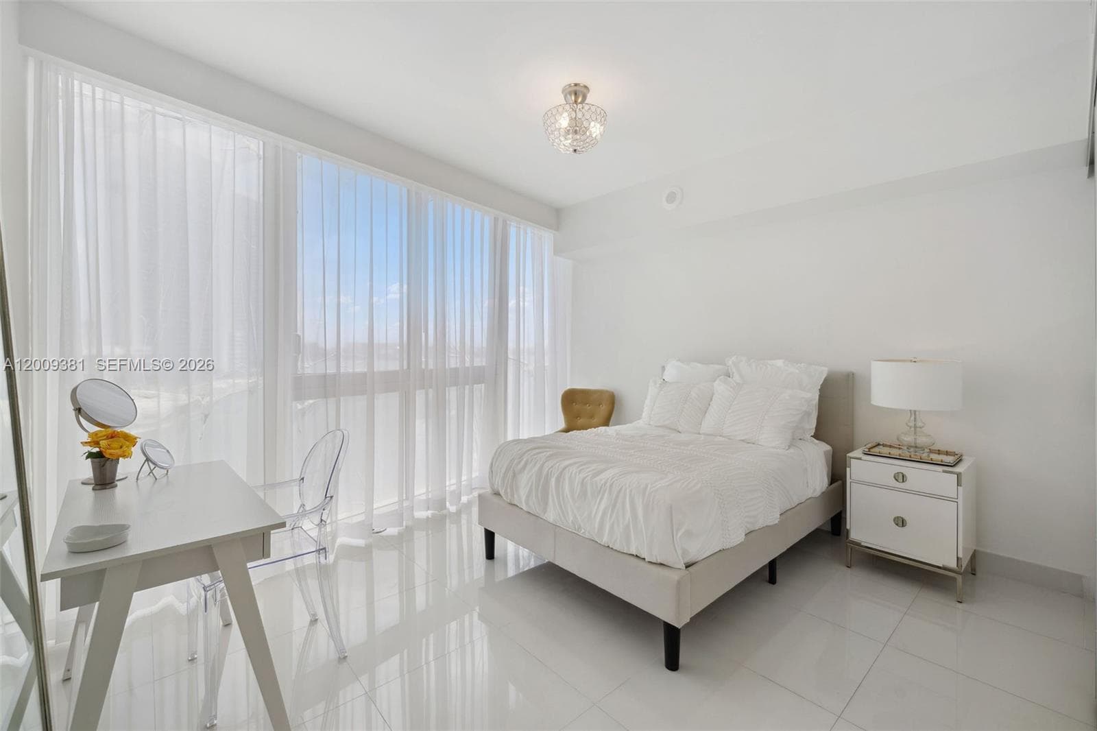 465 Brickell Ave # 701, Miami FL 33131 — 33