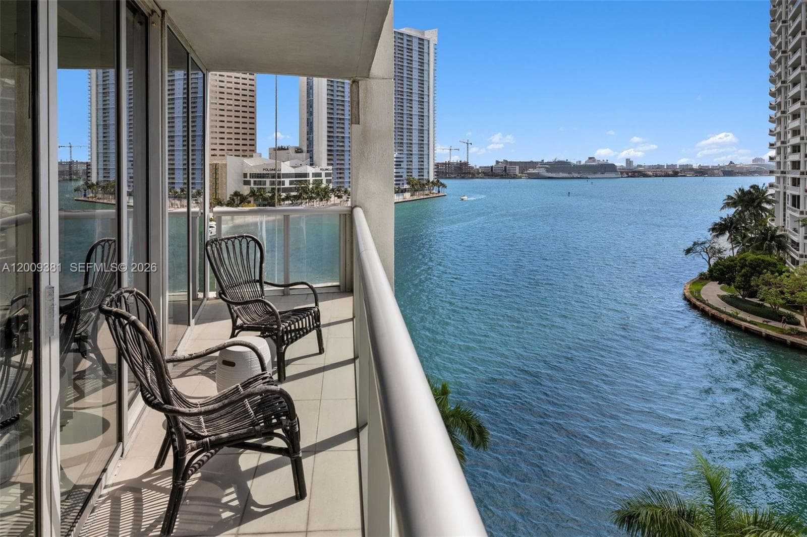 465 Brickell Ave # 701, Miami FL 33131 — 18