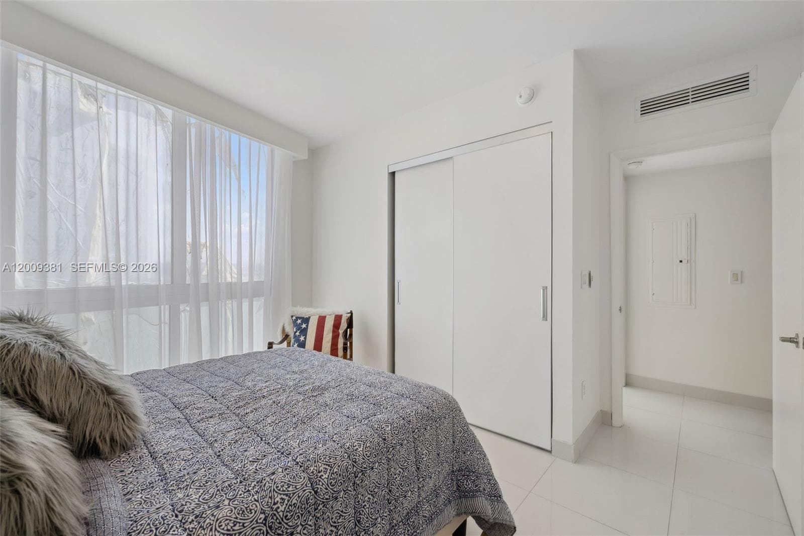 465 Brickell Ave # 701, Miami FL 33131 — 37