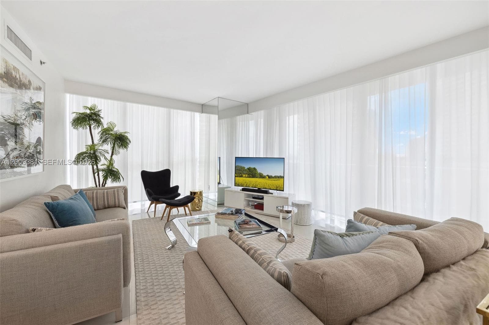 465 Brickell Ave # 701, Miami FL 33131 — 11