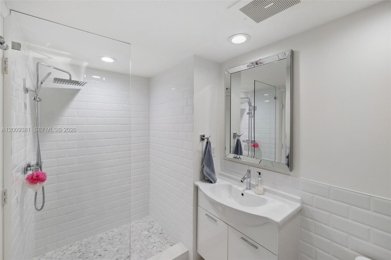 465 Brickell Ave # 701, Miami FL 33131 — 39