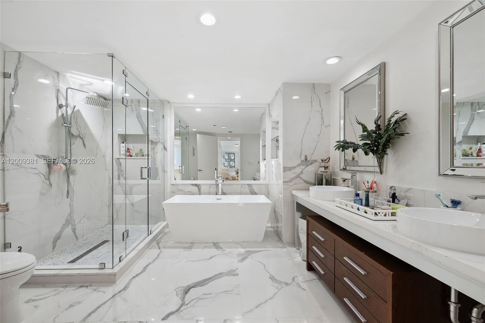 465 Brickell Ave # 701, Miami FL 33131 — 29