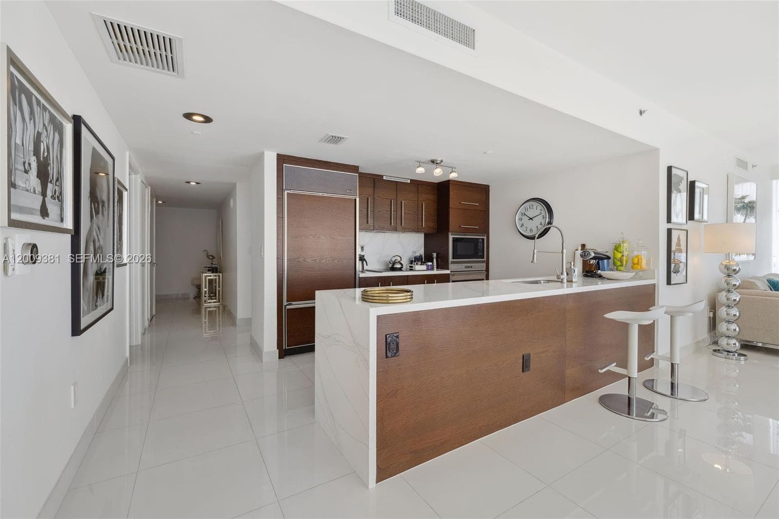 465 Brickell Ave # 701, Miami FL 33131 — 4