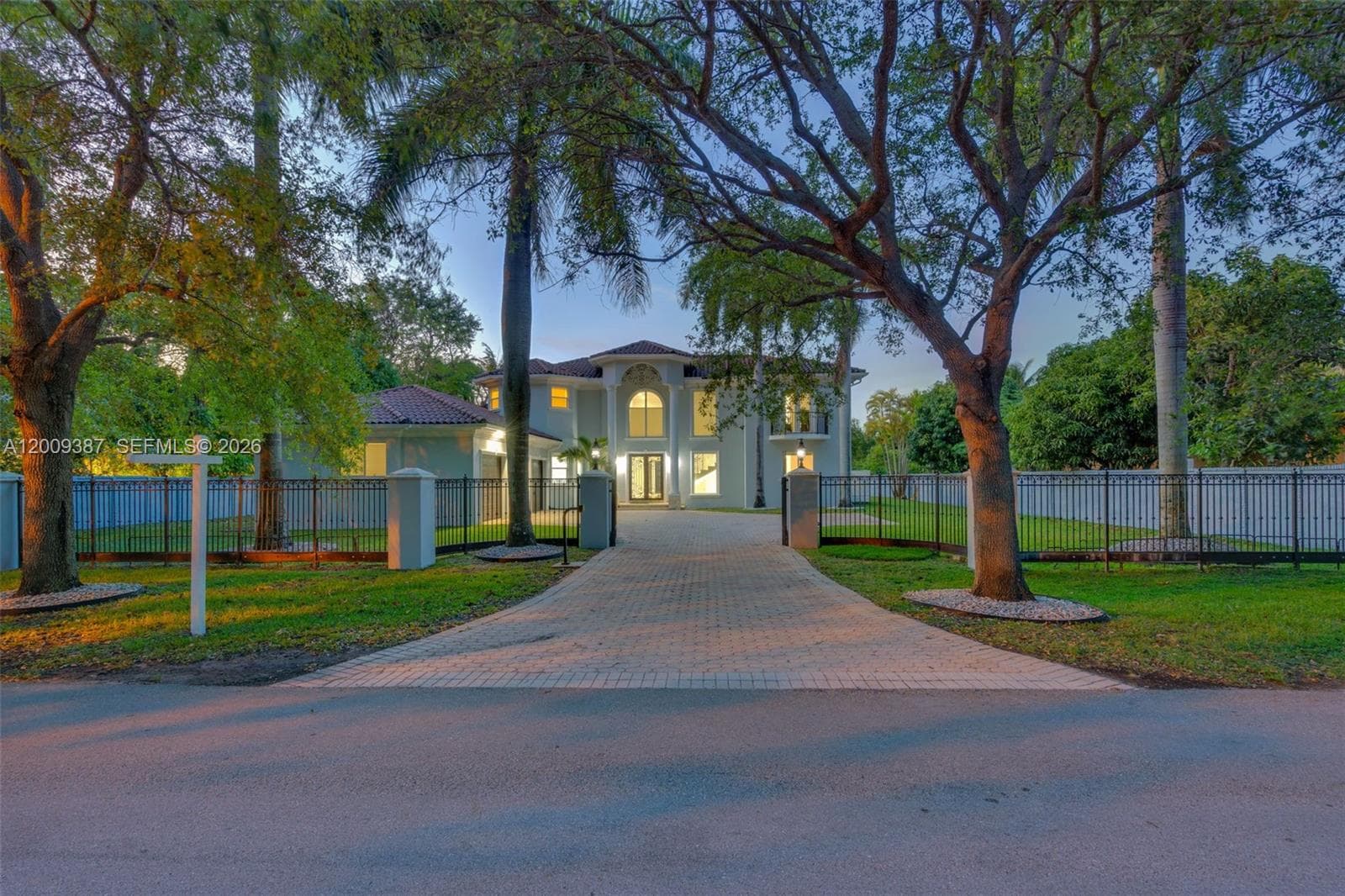 8479 SW 122nd St, Miami FL 33156 — 68